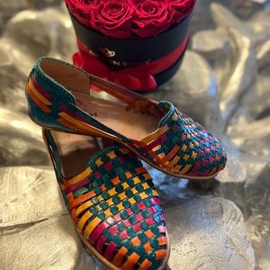 NEW!!! Multicolor Huarache Shoe, Size 8